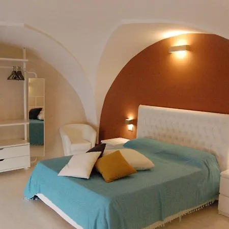 Stevens Apartment *