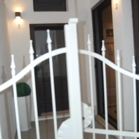 Stevens Apartment *