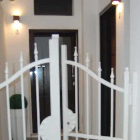 Stevens Apartment *